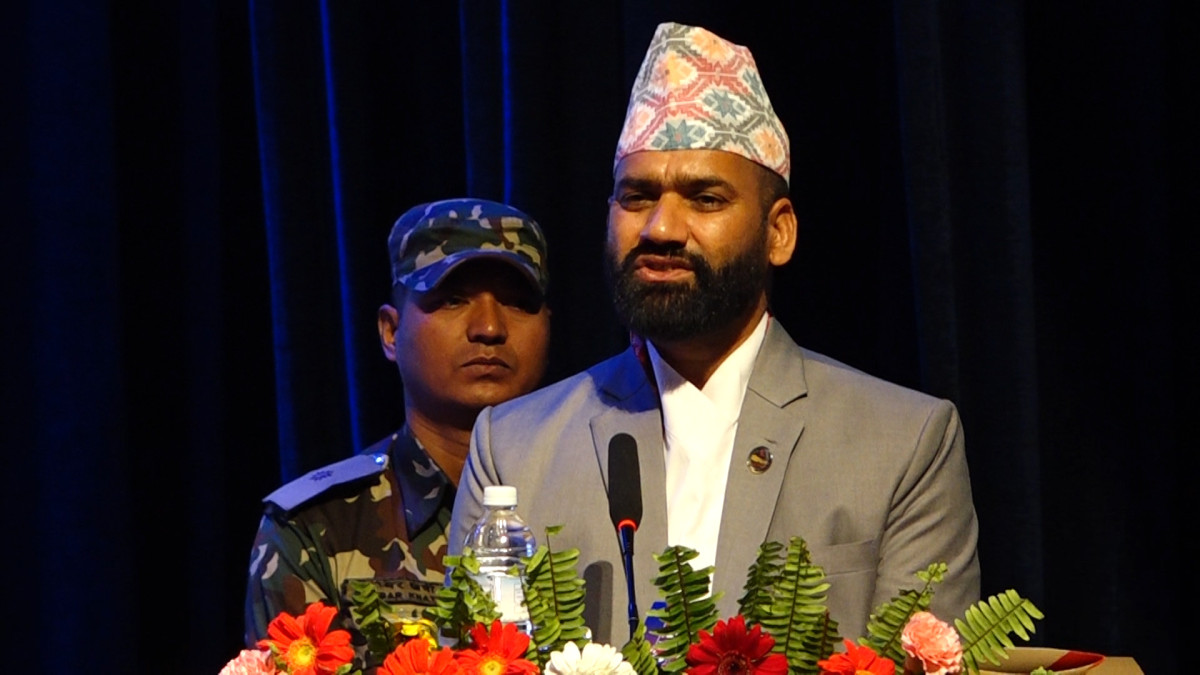 जलवायु परिवर्तनका कारण हिमालहरू संकटमाः पर्यटनमन्त्री पौडेल
